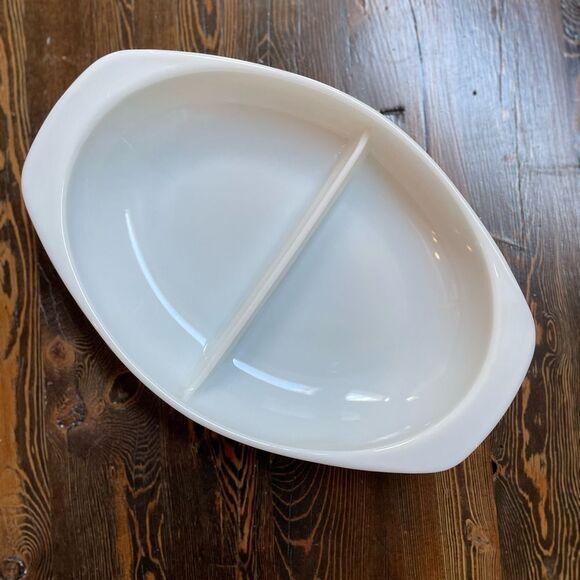 PYREX Divided Serving Dish White 1 1/2 Quart - Picture 2 of 6